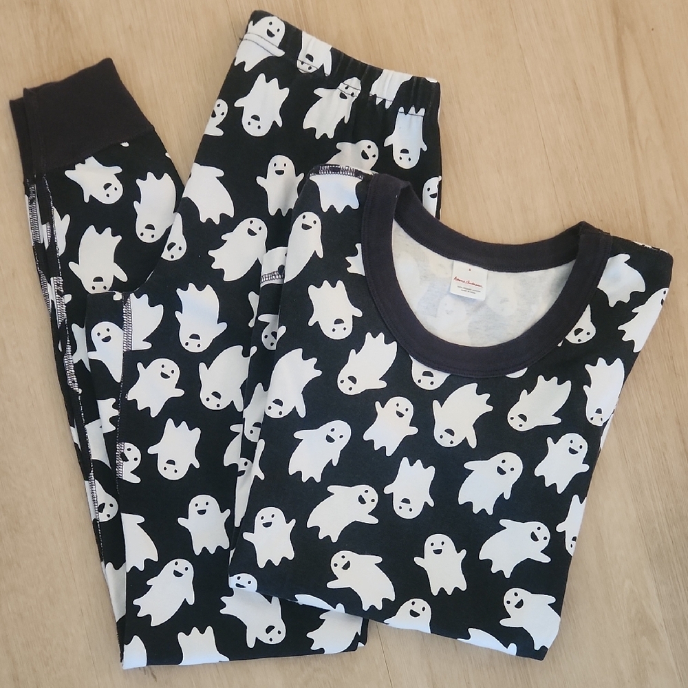 Hanna Andersson Womend Black and White Ghost Pajama Set